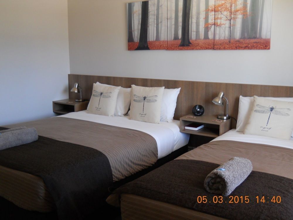 Main Street Motel 3*
